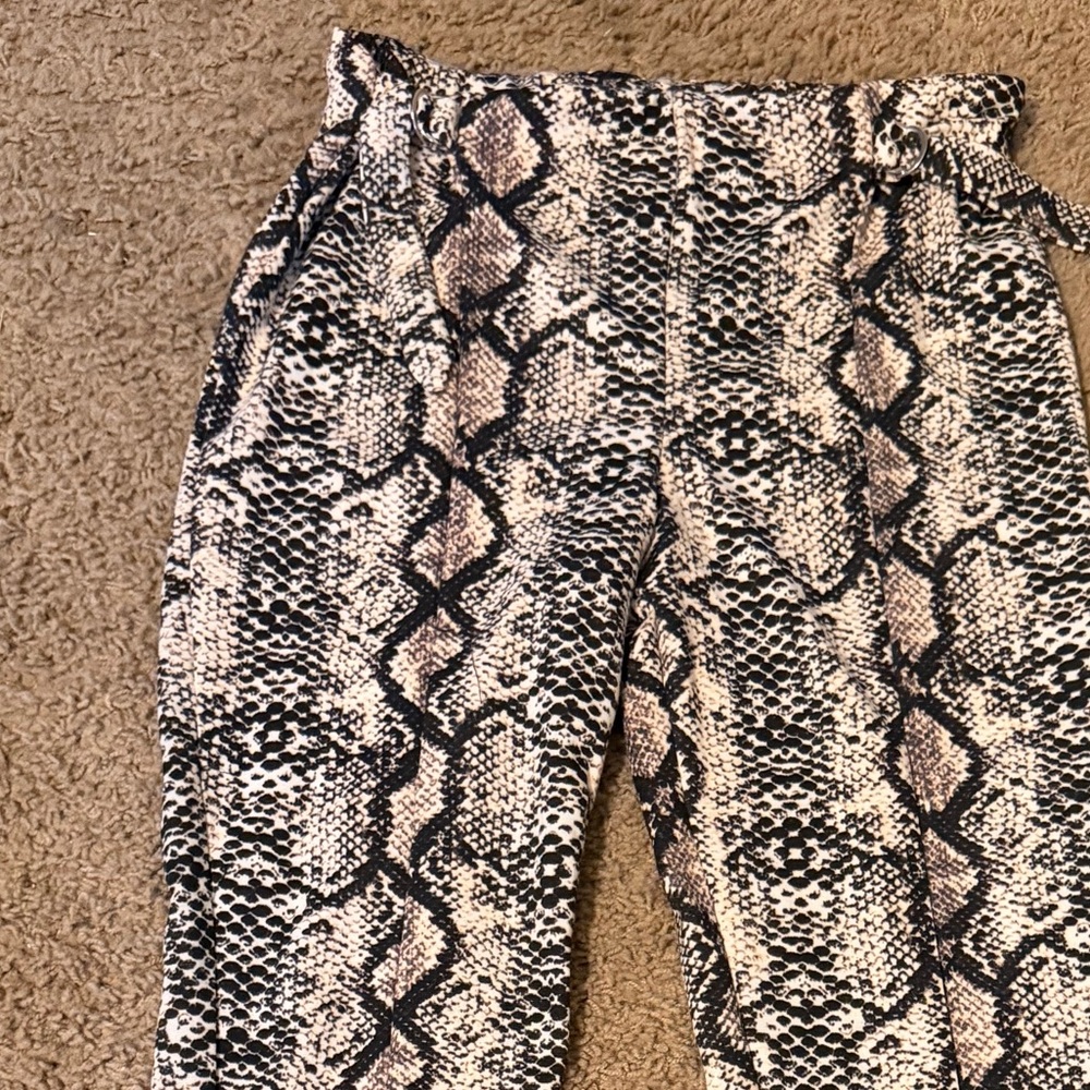 Women Beige and Black Animal Print Pants size Large ( Size 4) fits me